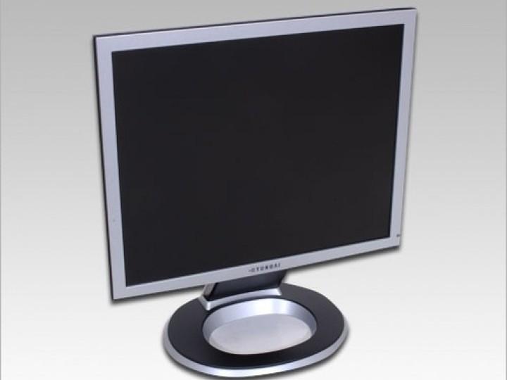 19" LCD monitor - 2. kép