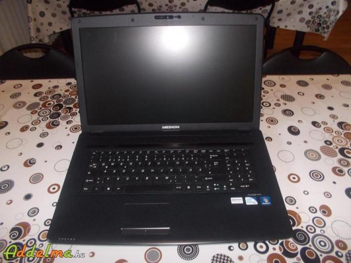 Medion Akoya E7221 - 1. kép