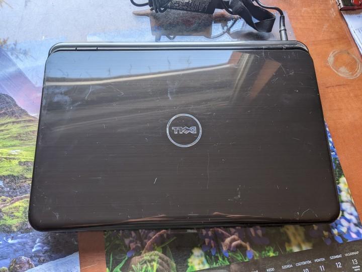 Dell Inspiron M5010 - 2. kép
