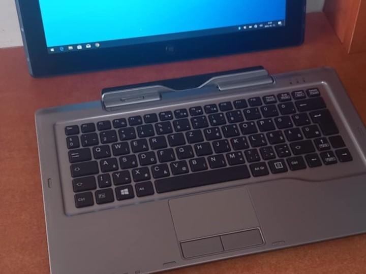 Fujitsu Stylistic Q702 - 2. kép