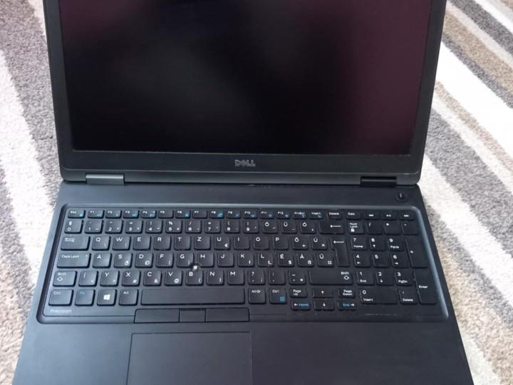 Dell Precision 3520 - 2. kép