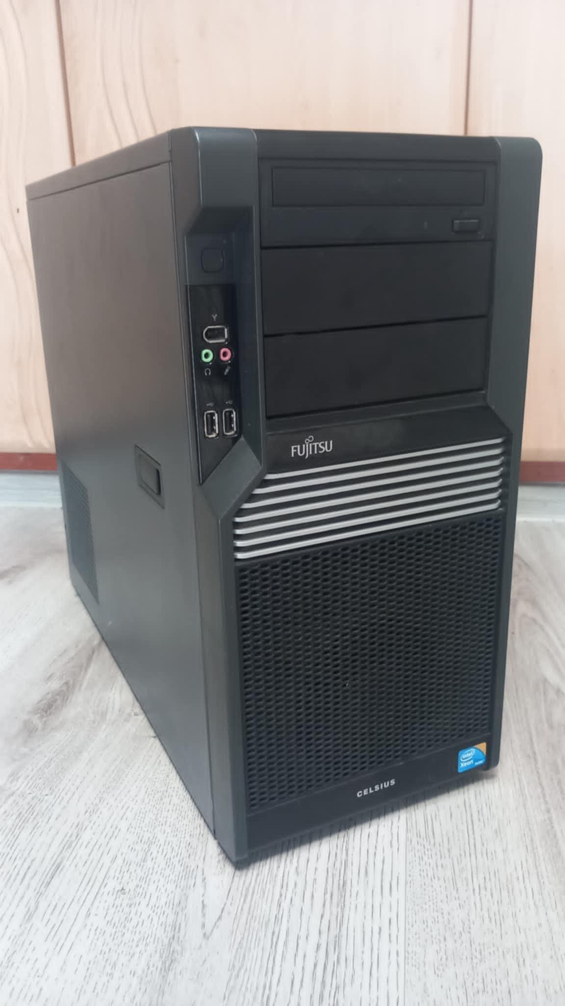 Fujitsu Celsius M470-2 nagyított képe