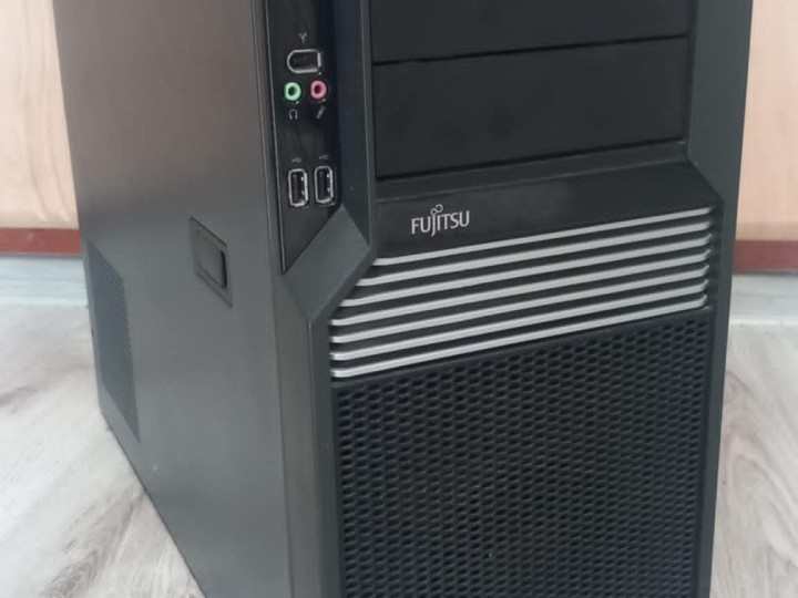 Fujitsu Celsius M470-2