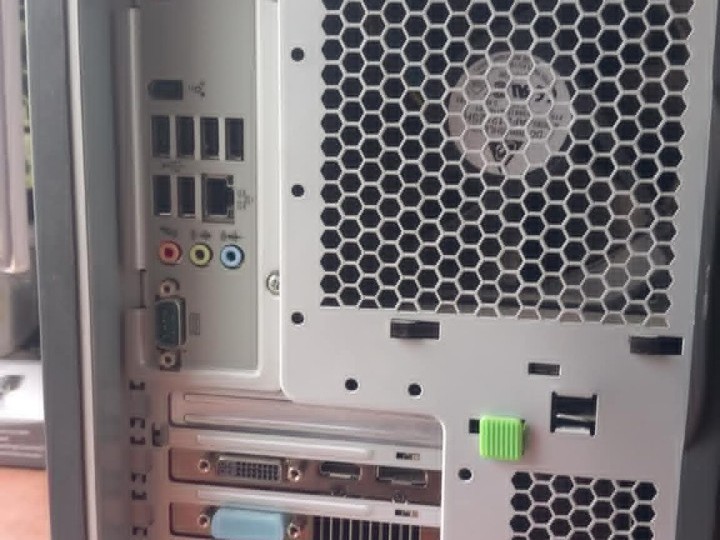Fujitsu Celsius M470-2